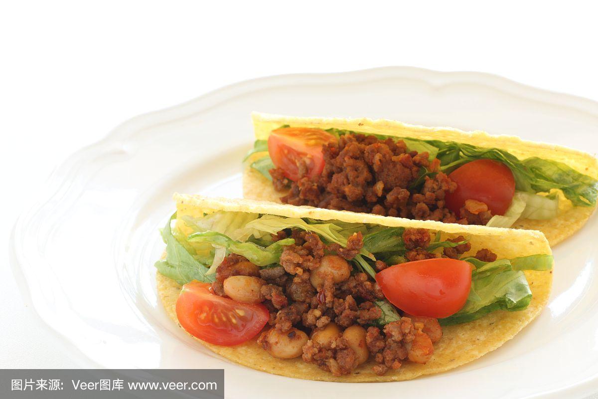如何用家常食材制作墨西哥玉米饼小吃
