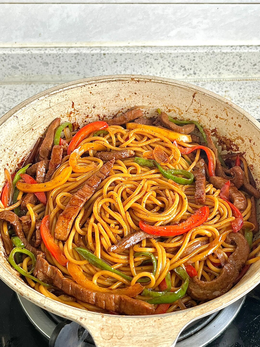 意大利面配牛肉的风味层次解析