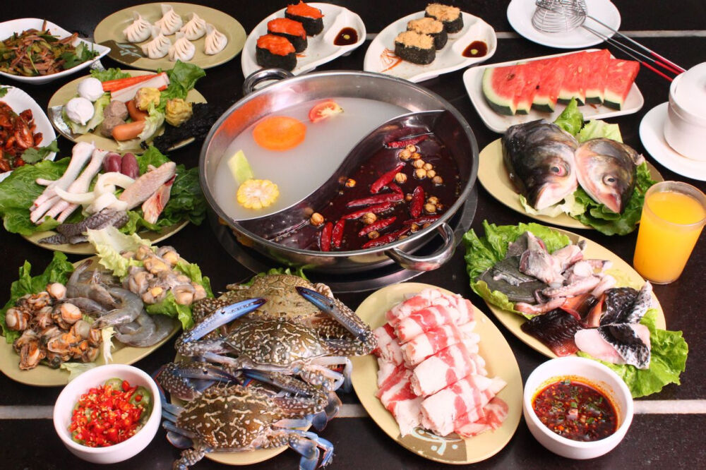 夏季火锅的美味海鲜组合