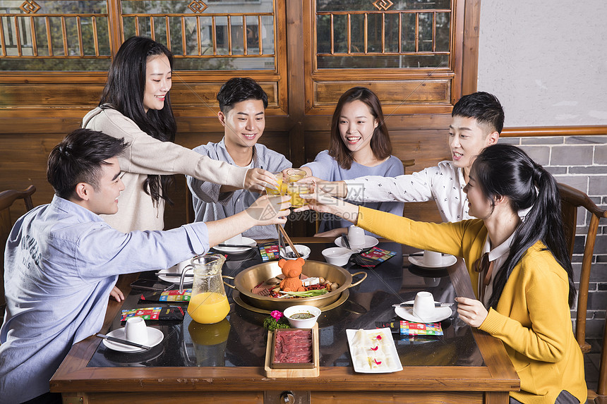 如何通过火锅聚会增进友谊